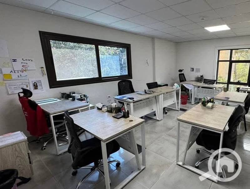 2 469c162f-aa9f-4f04-a53b-1b3a9faf2e7e. jpeg