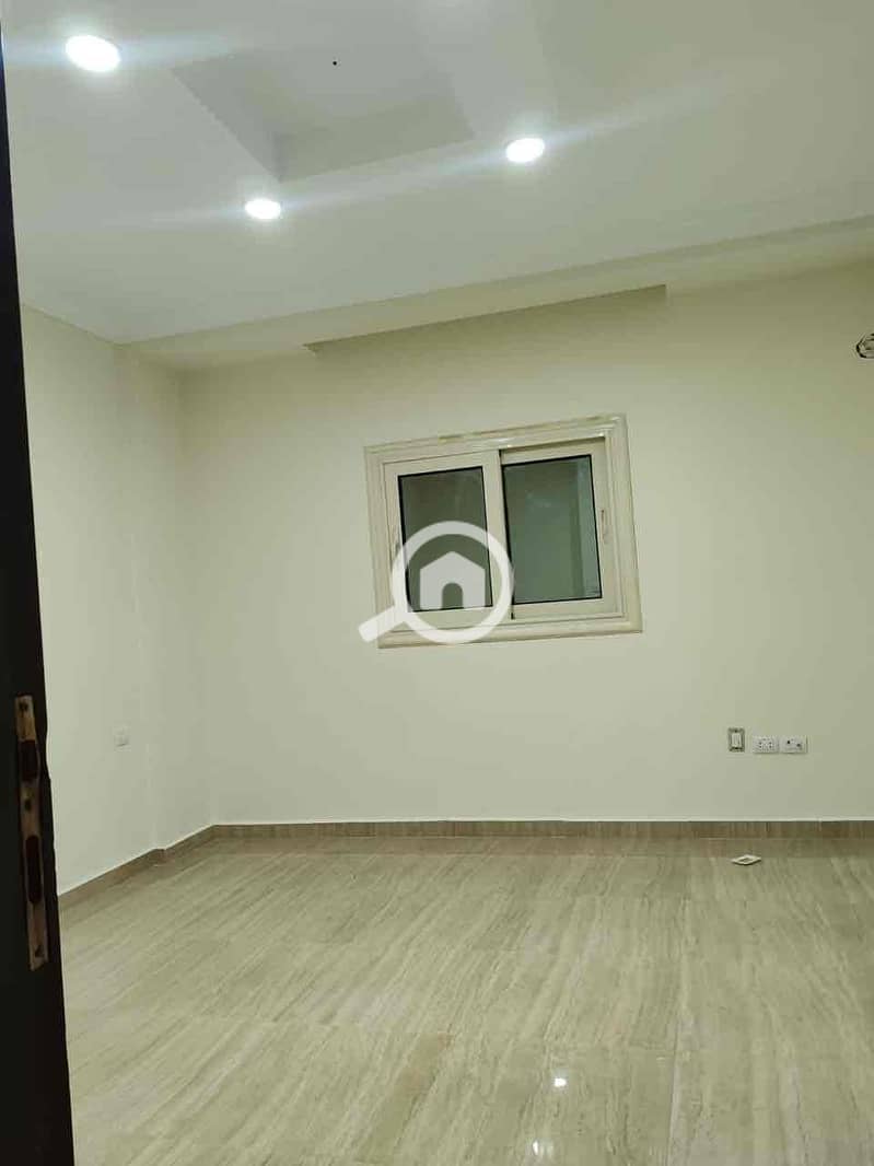 13 c4f90b43-b2e7-420f-a2fd-bc0b87c7ccc7. jpg