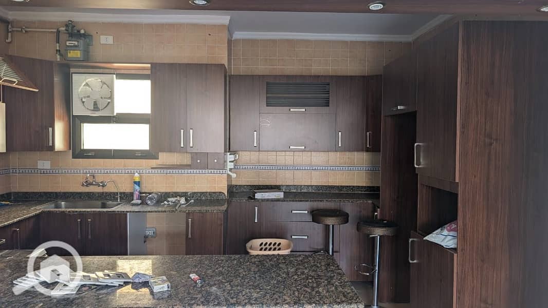 3 3f0c2ae8-4ad1-4264-b1b7-7e1886323ec7. jpeg