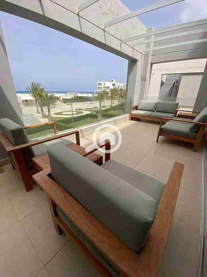 1000268449. jpg 1000268449. jpg