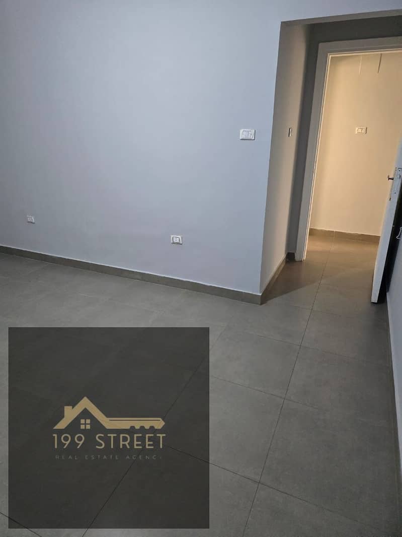 4 WhatsApp Image 2025-10-18 at 15.25. 41-2. jpeg