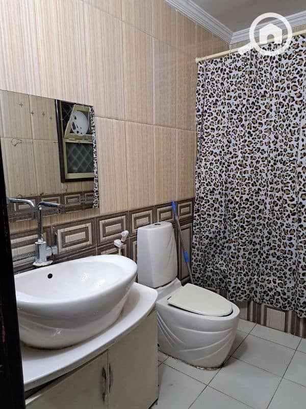 للبيع شقة بموقع متميز بلوران للبيع شقة بموقع متميز بلوران