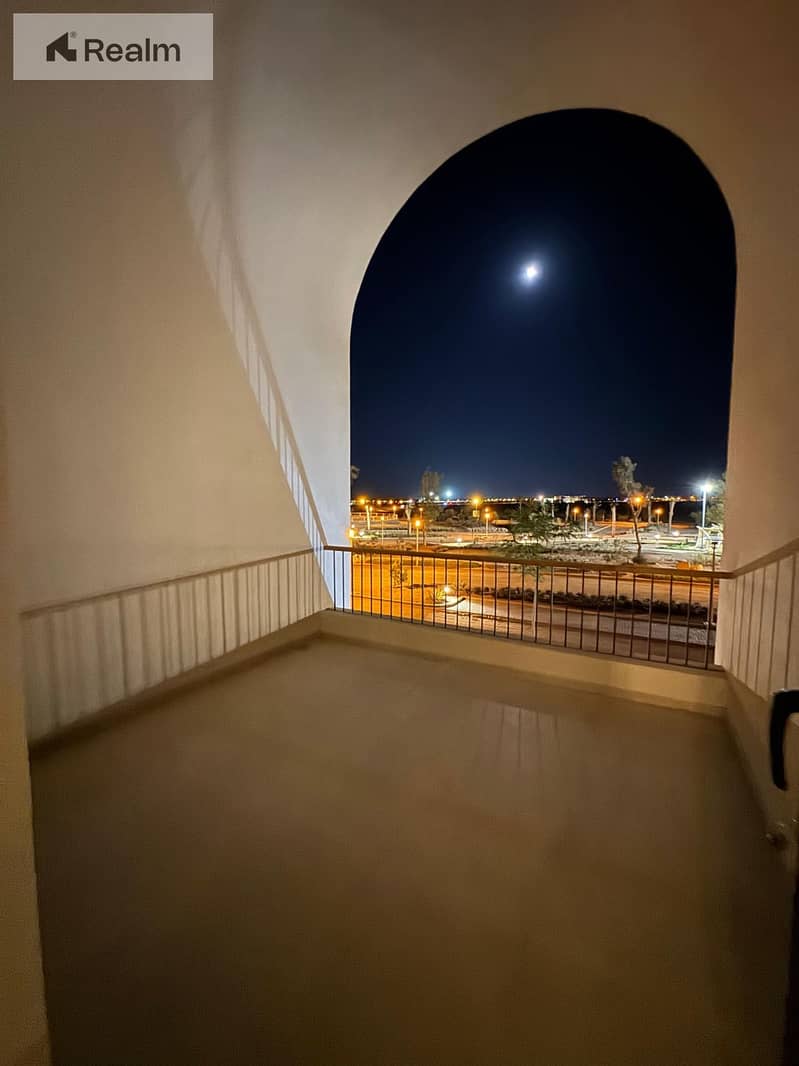 6 WhatsApp Image 2025-10-02 at 10.12. 41_4ee9b602. jpg