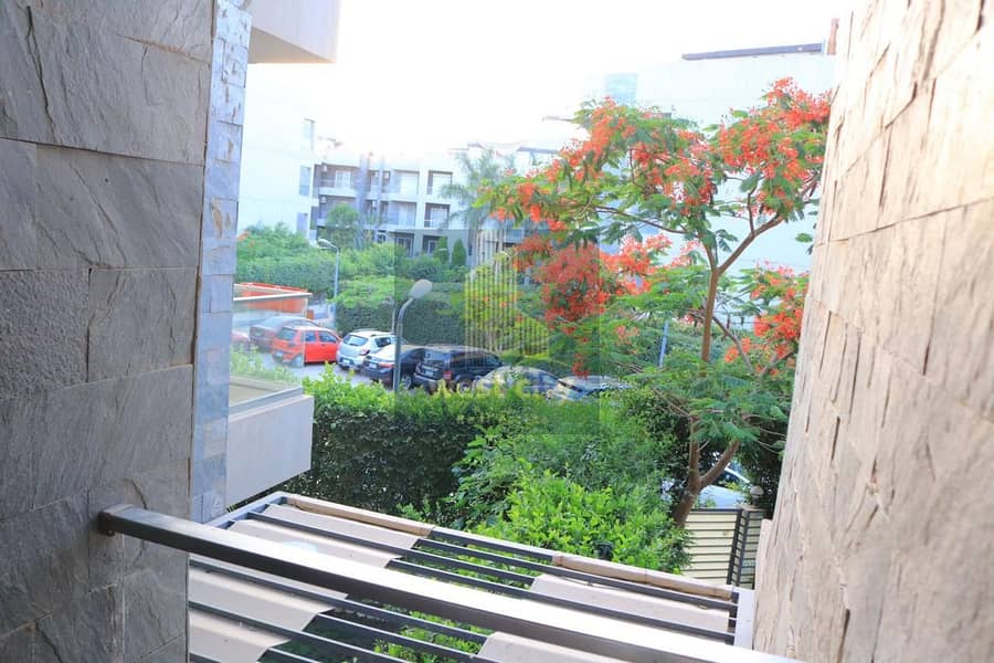 4 13c7d010-39ff-4a73-a612-9fb97c038981. jpg