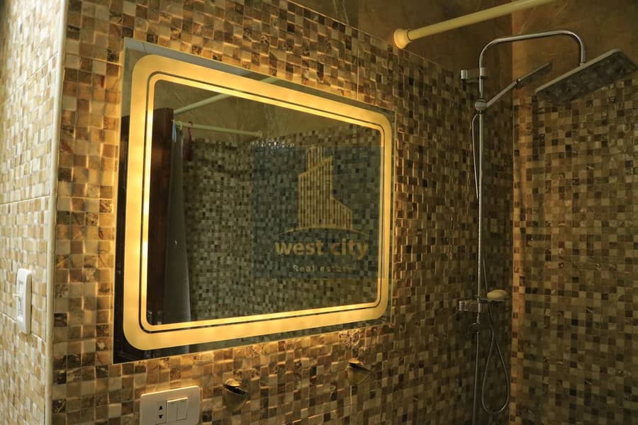 8 e596e8ed-94c8-4c0d-977b-e81d32d41ec0. jpg