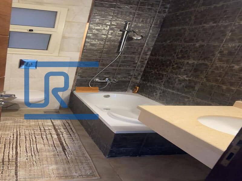 8 365cd41d-7f3b-4328-8bad-9e3247949a01. jpg