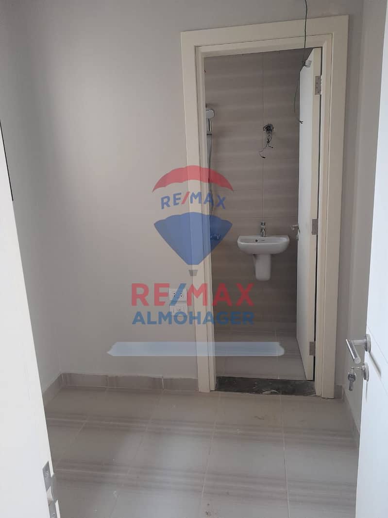 16 WhatsApp Image 2025-10-27 at 4.36. 56 PM. jpeg