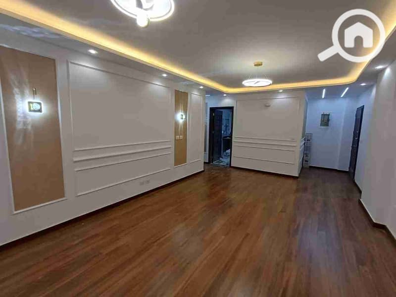 1000558757. jpg 1000558757. jpg