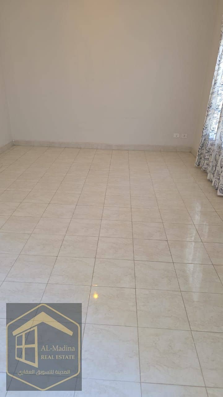 3 f8e8ffcc-7eca-4c07-9ef2-13aecb918f97. jpg