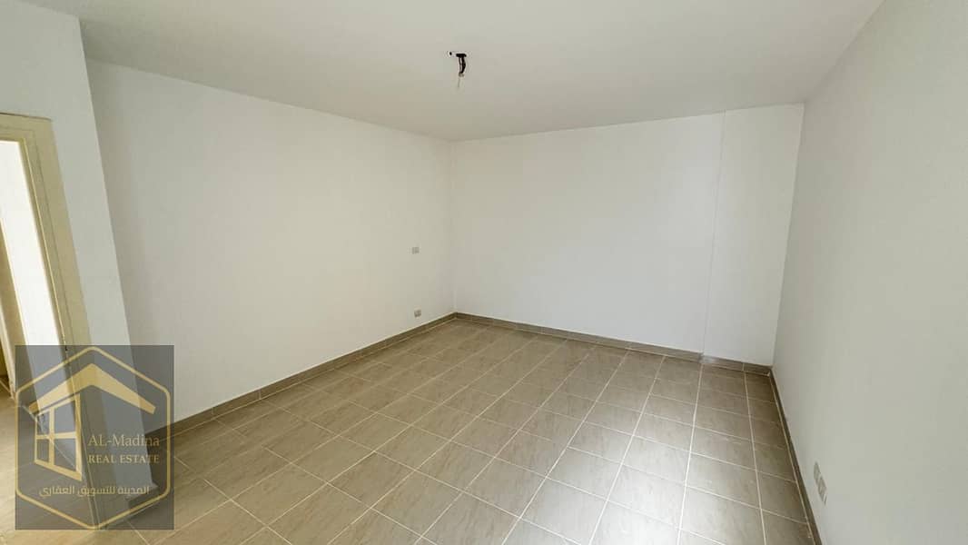 4 WhatsApp Image 2025-10-21 at 18.52. 59. jpeg