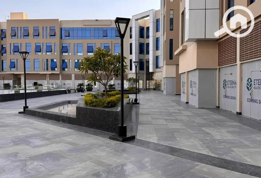 4 7962052-44c4bo. jpg