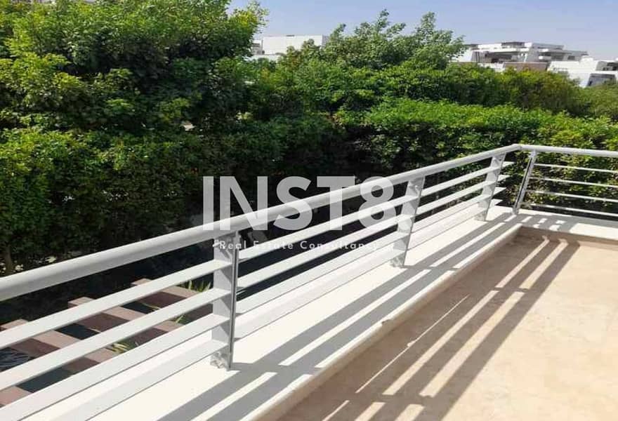 3 552d9f33-1b33-492c-b968-075631a63587. jpg