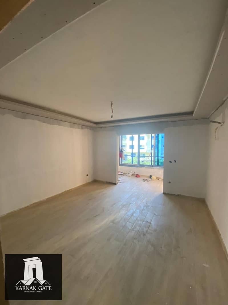 8 34f29b97-563f-48d1-97e6-b93900e8c7a2. jpg