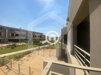 تاون هاوس 4 غرف نوم للبيع في 6 أكتوبر، الجيزة - The Crown 1. jpg