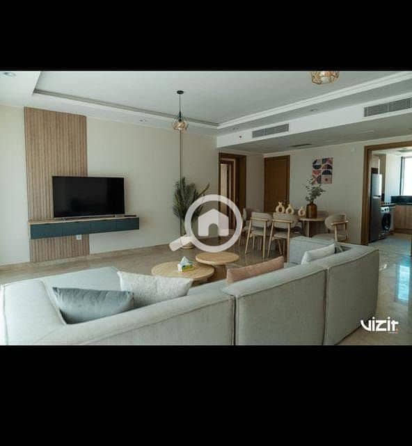 12 b74cce84-f7e4-4516-b17d-86da99890c70. jpeg