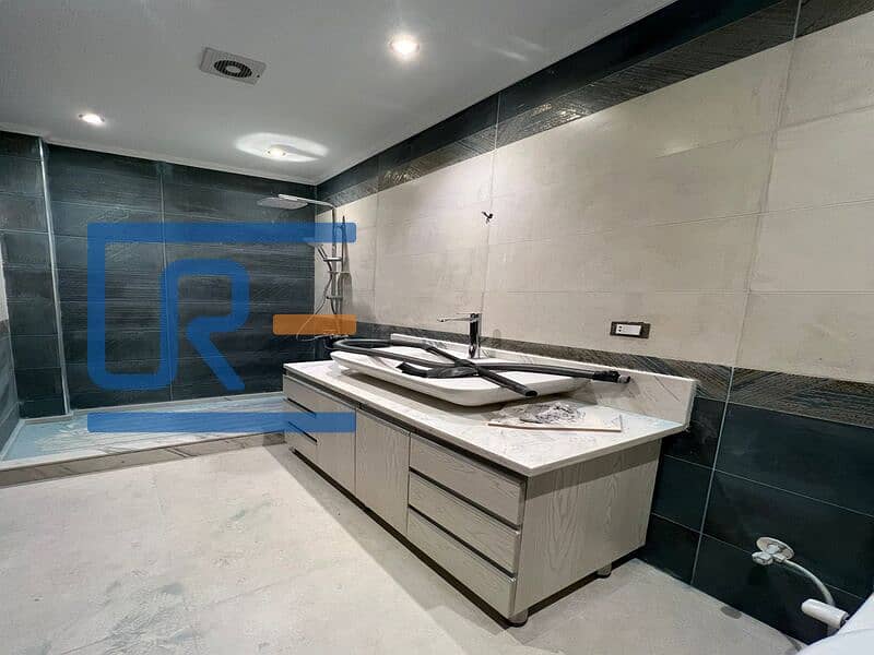 10 af327b02-607a-44d1-9a69-c391b889a0e3. jpg