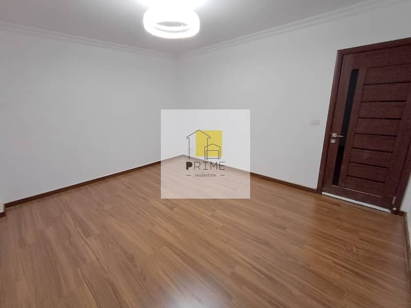 16 WhatsApp Image 2025-10-27 at 21.28. 50_52bd9aeb. jpg