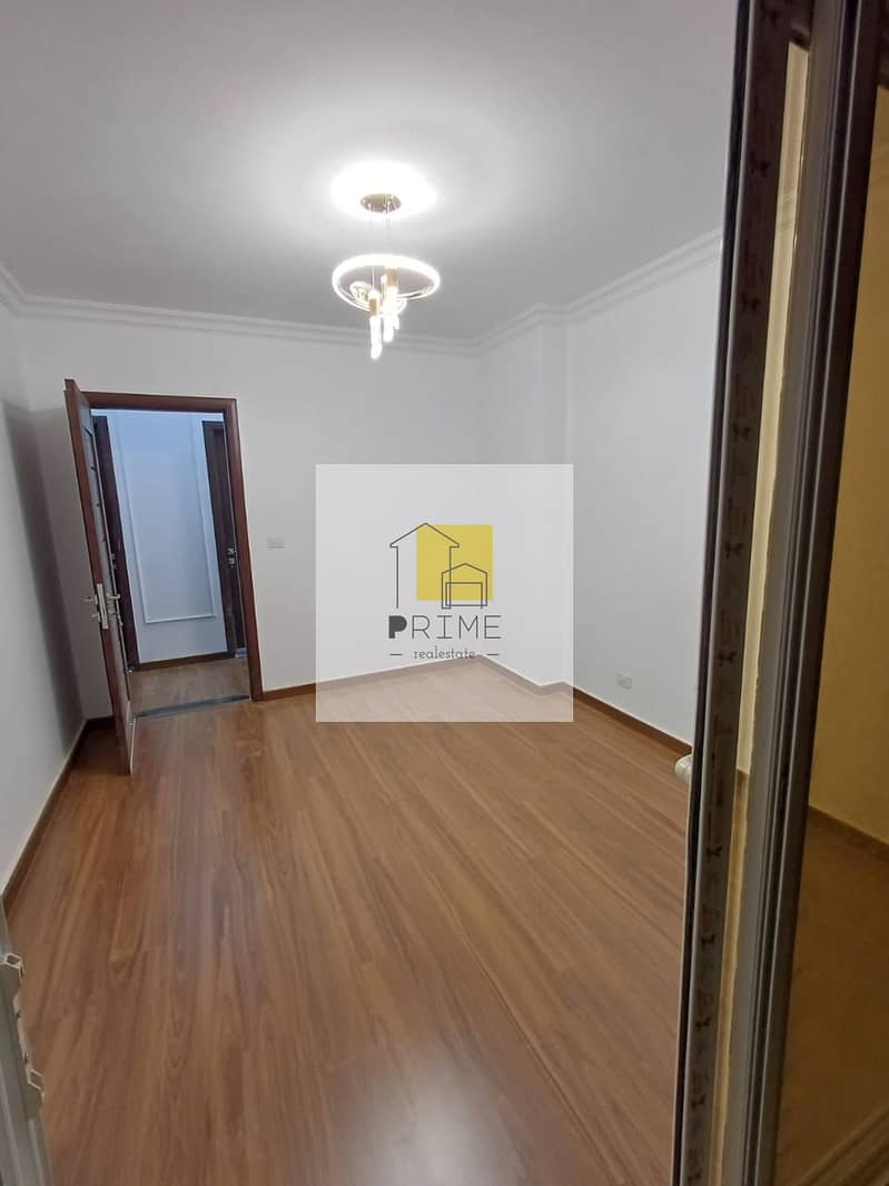 24 WhatsApp Image 2025-10-27 at 21.28. 54_bcec04bd. jpg