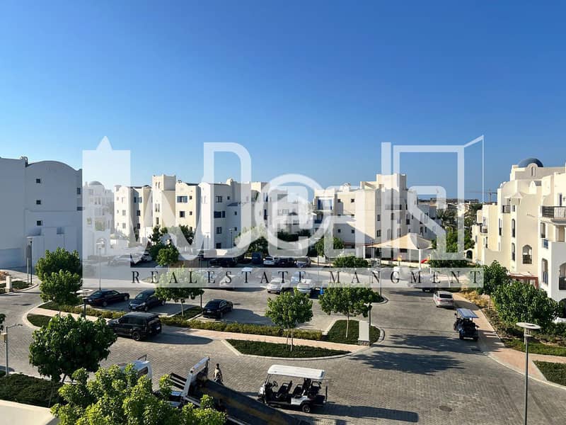 4 WhatsApp-Image-2025-10-26-at-2.40. 27-PM-(1). jpg