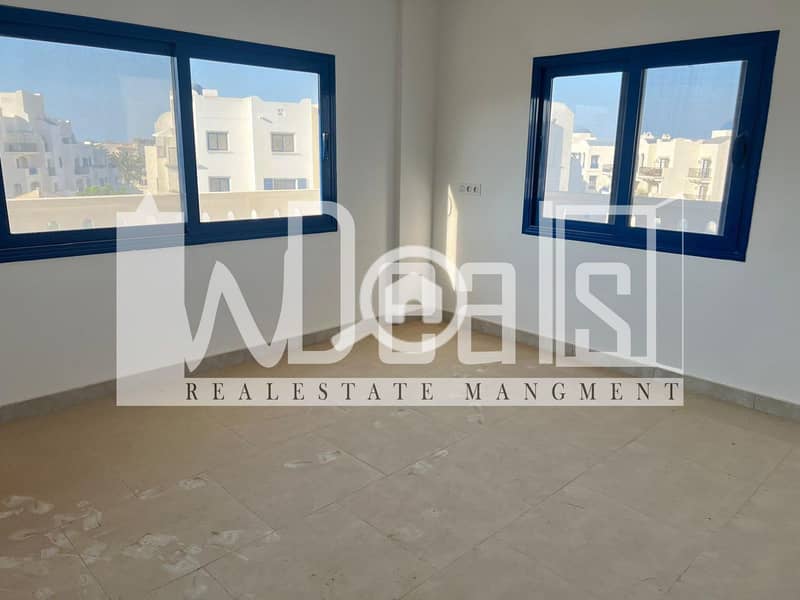 10 WhatsApp-Image-2025-10-26-at-2.40. 25-PM. jpg