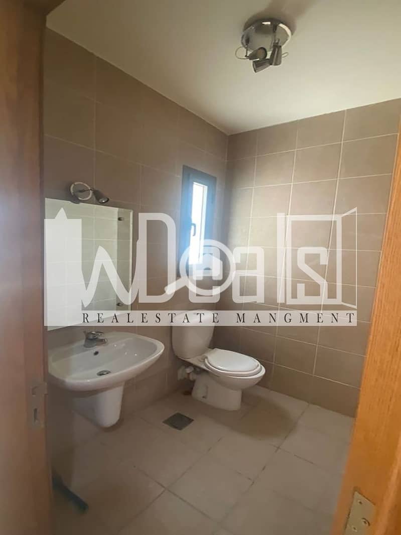 10 WhatsApp-Image-2025-08-21-at-11.47. 02-AM-(1). jpg