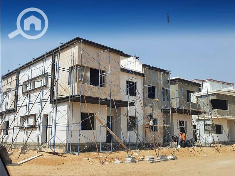 8 Villas-For-Sale-In-Azzar. jpg