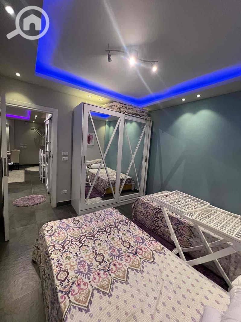 6 ad1dcbfb-61f2-4afb-b666-44cf65ac2077. jpg