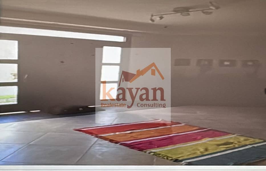 9 70dc97a9-8516-46e7-b45d-45e744225db9. jpg