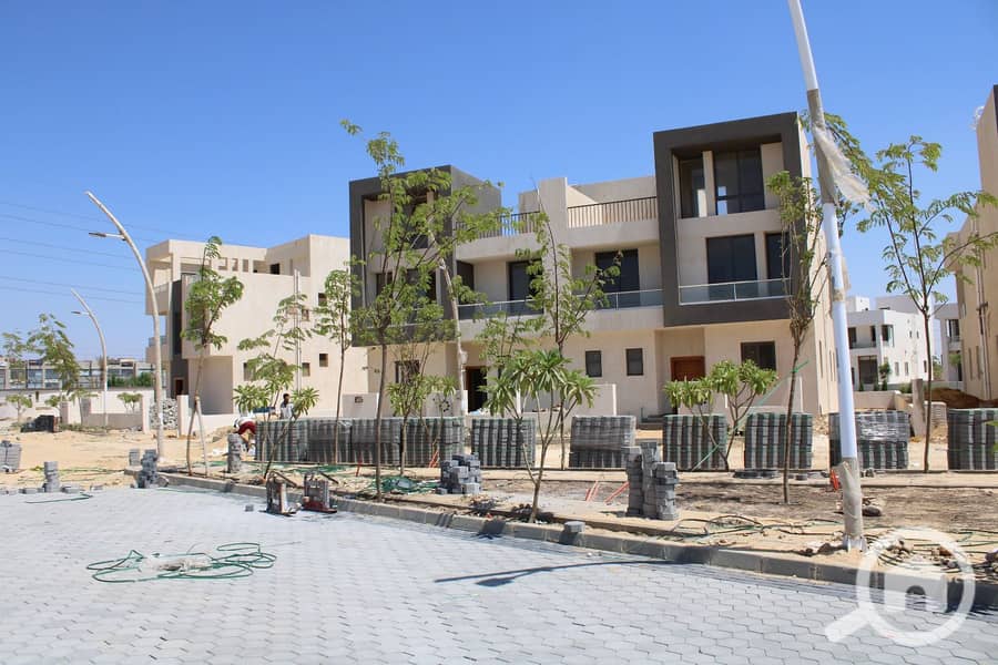 4 e297a19f-1020-41e7-a84c-ef86eedaa55f. jpg