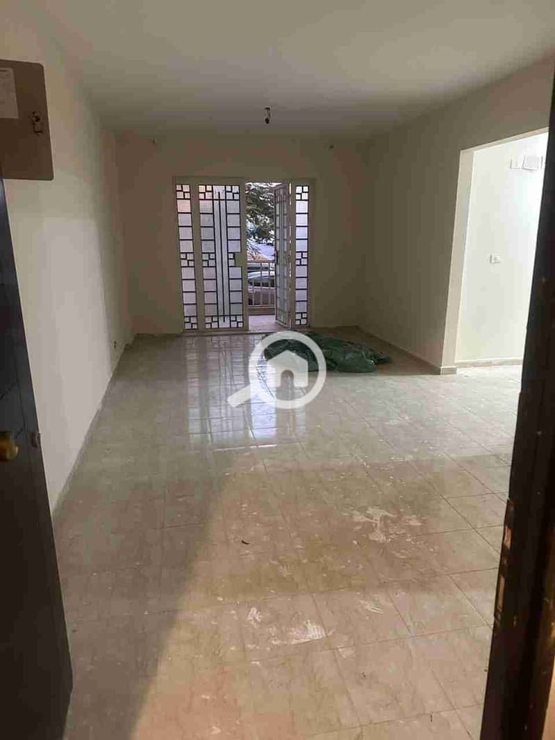 1000396933. jpg 1000396933. jpg