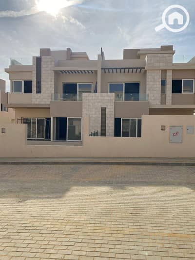 توين هاوس 4 غرف نوم للبيع في 6 أكتوبر، الجيزة - 48111a03-cf4b-446e-9904-a76e3b11a40f. jpg