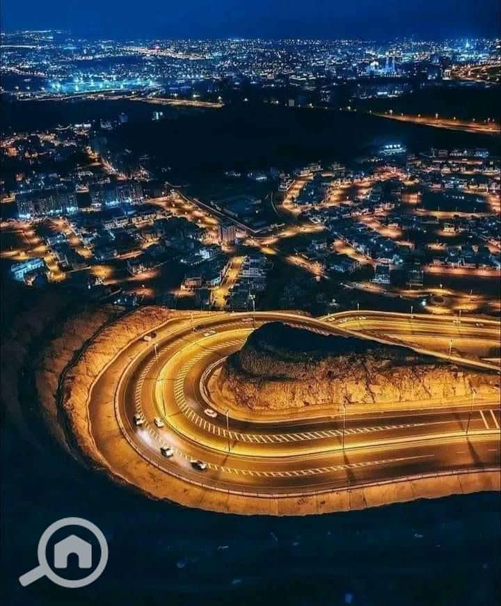 9 72406a14-5b49-42a8-9b5e-0c8bdd0ed89b. jpeg