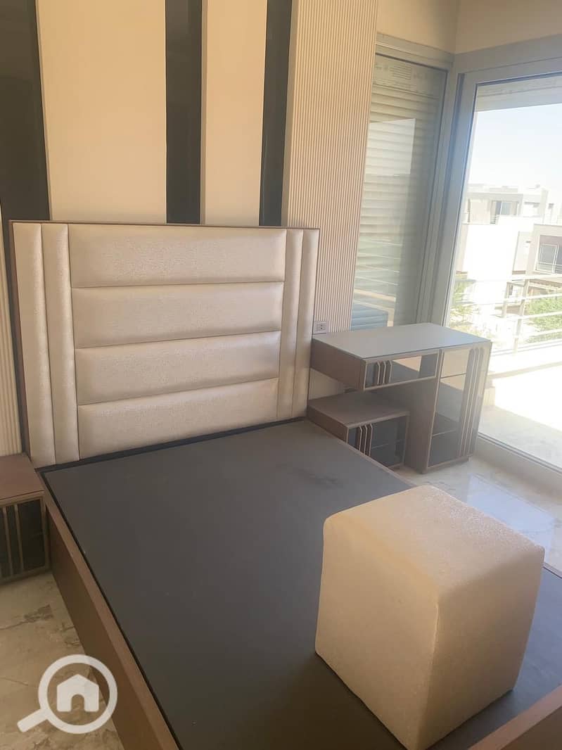 11 edf0f591-4bca-4d82-9b18-14eb47856a42. jpg