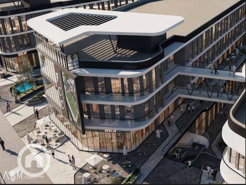 8 مول-FCC-في-الجولدن-سكوير. jpg