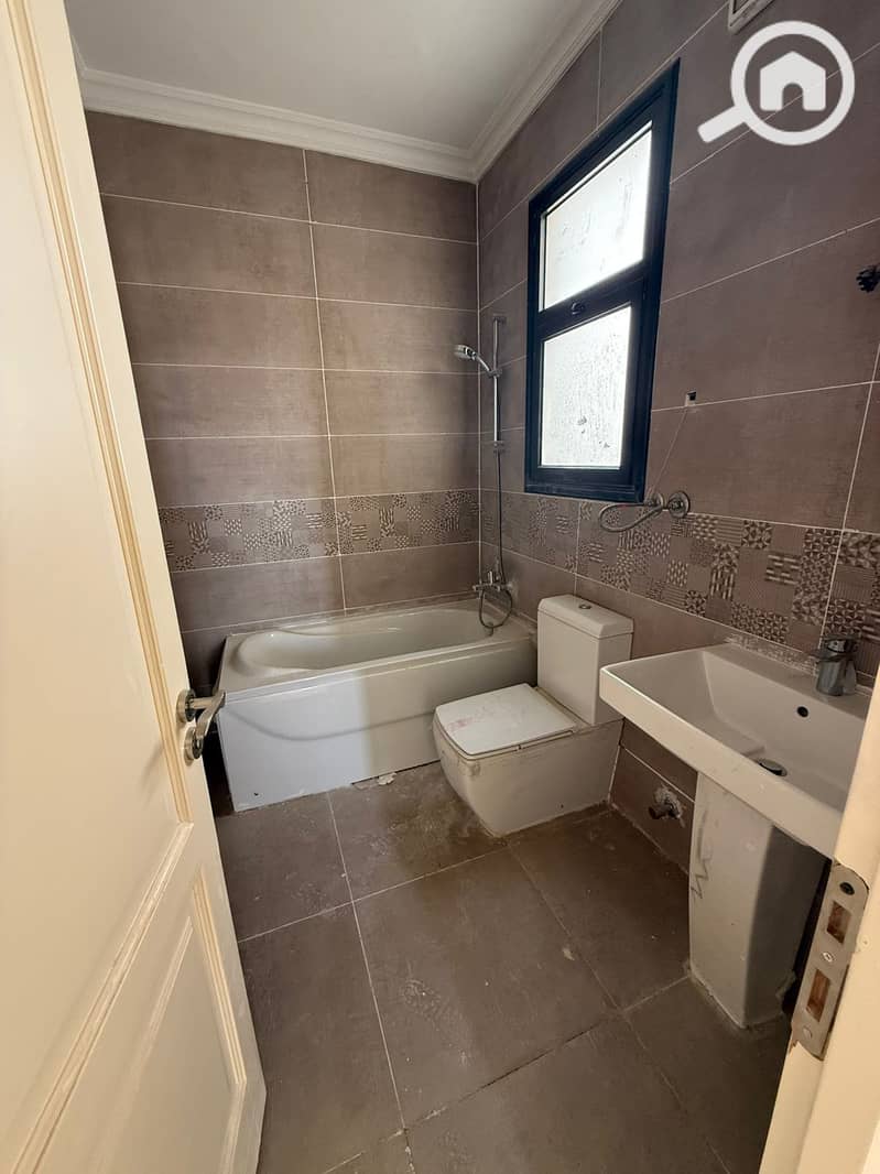 23 WhatsApp Image 2025-10-25 at 10.03. 38 PM. jpeg