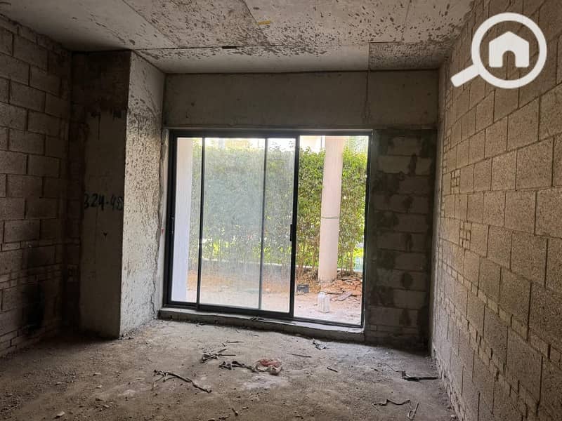 2 fe2702ad-0e69-4090-a4e4-af6f0bd8da44. jpg