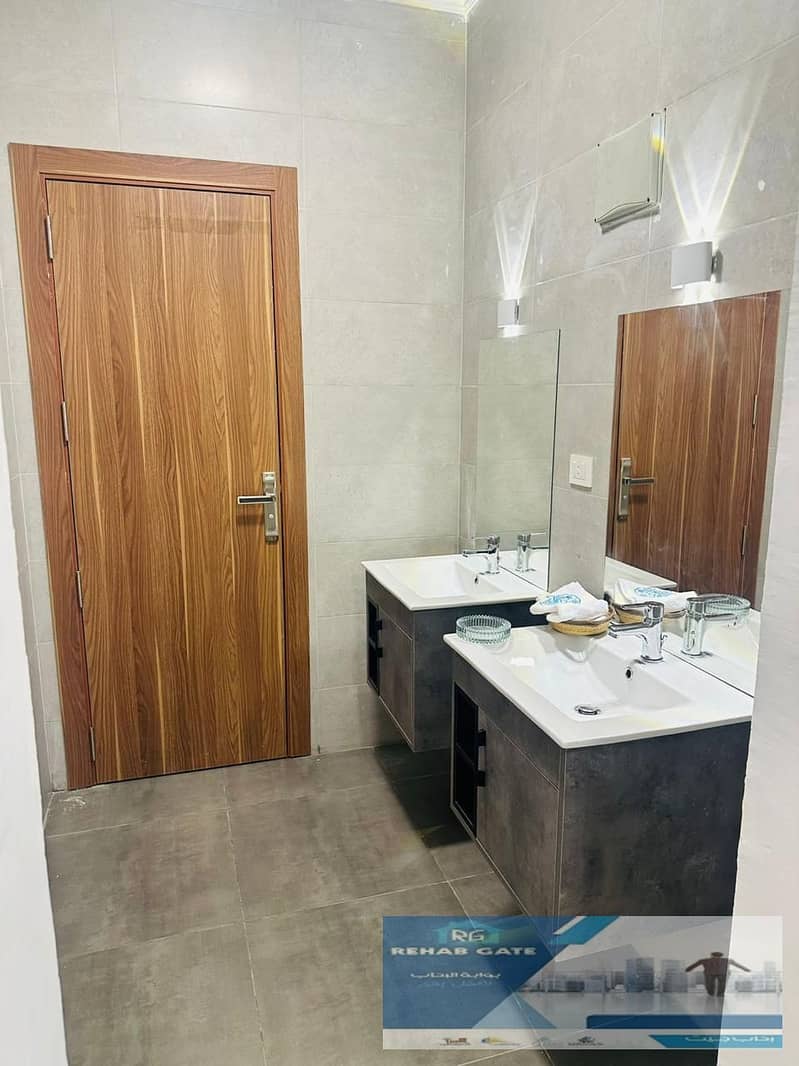 11 2d53f48e-c8e8-45d4-b886-d3167136f5fa. jpg