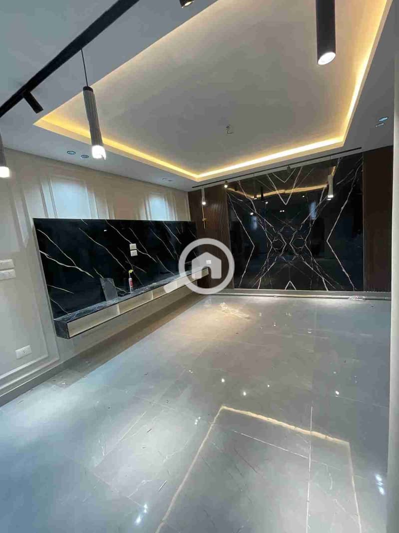 1000527069. jpg 1000527069. jpg