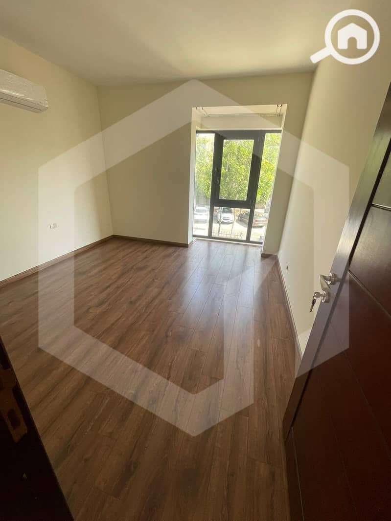 2 Courtyard Sodic 2. jpg