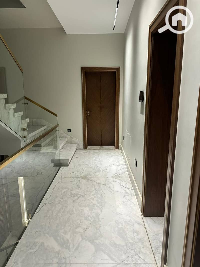 9 WhatsApp Image 2025-10-27 at 18.17. 13_7967ea3f. jpg