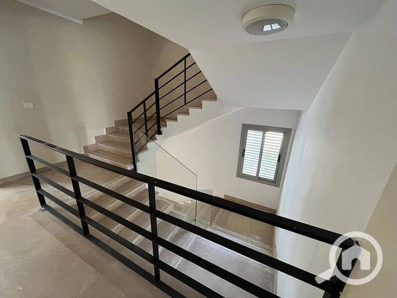 5 2e9e3a05-4a46-46c3-98e8-4ae1ba149fa7. jpeg