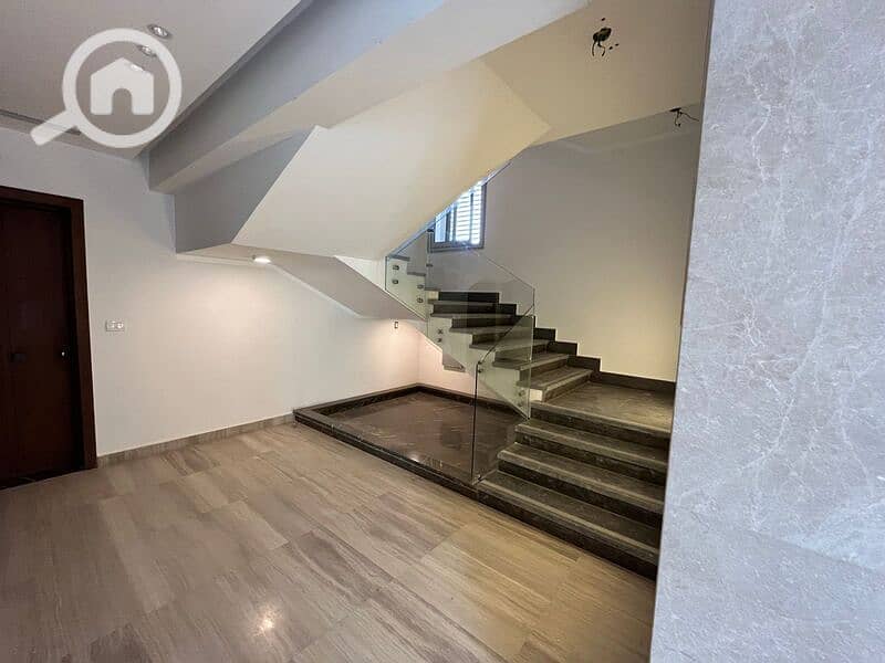 8 025ed392-0663-44f3-9efe-fd5e74213707. jpeg