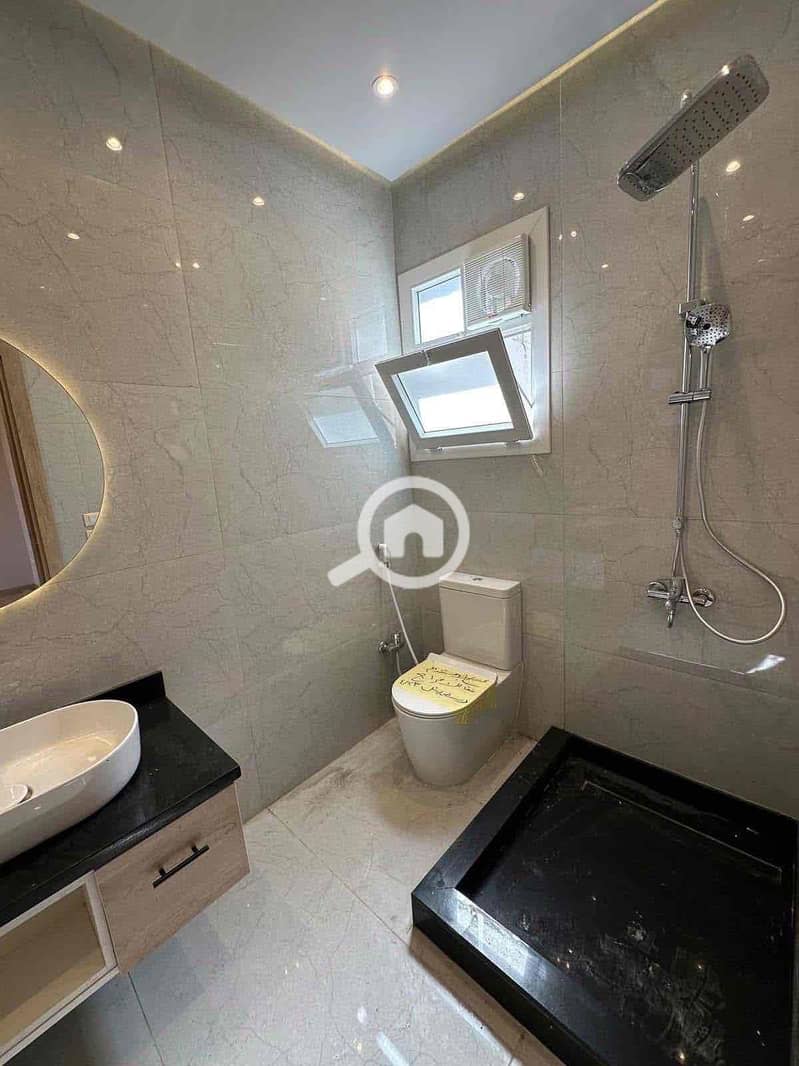 2 bc765b6d-1844-4d49-9fb0-76198eda2761. jpg