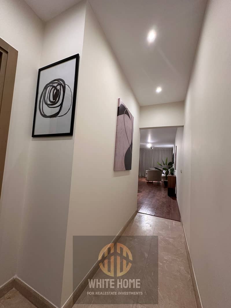 8 e2a783ce-6263-4cc9-a768-4696fbcd48fa. jpeg