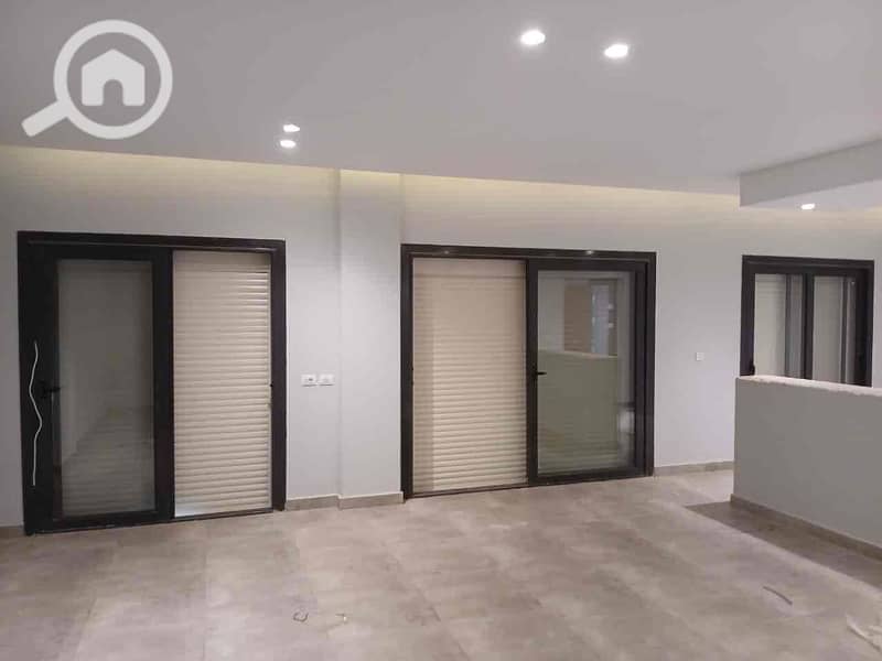 4 494ba420-129d-40dc-a1eb-bff502d3b6e0. jpg