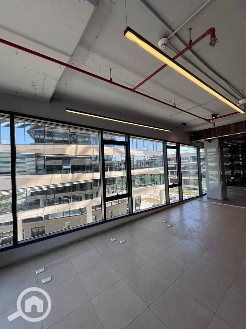 3 FB_IMG_1759410196437. jpg