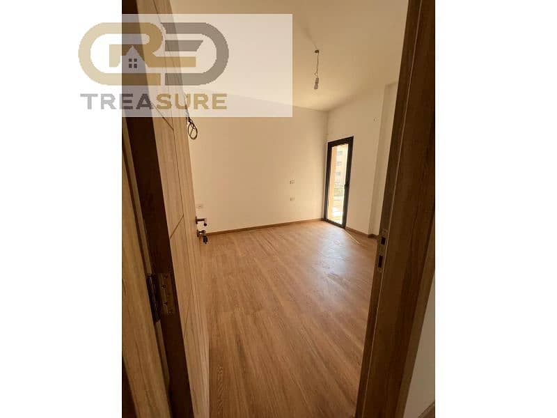 5 WhatsApp Image 2025-10-23 at 6.59. 05 PM (1). jpg