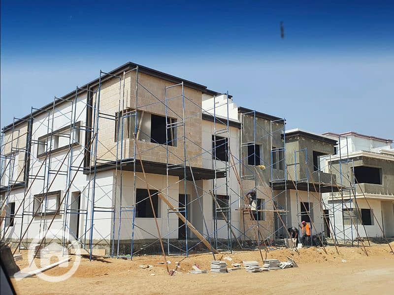 8 Villas-For-Sale-In-Azzar. jpg