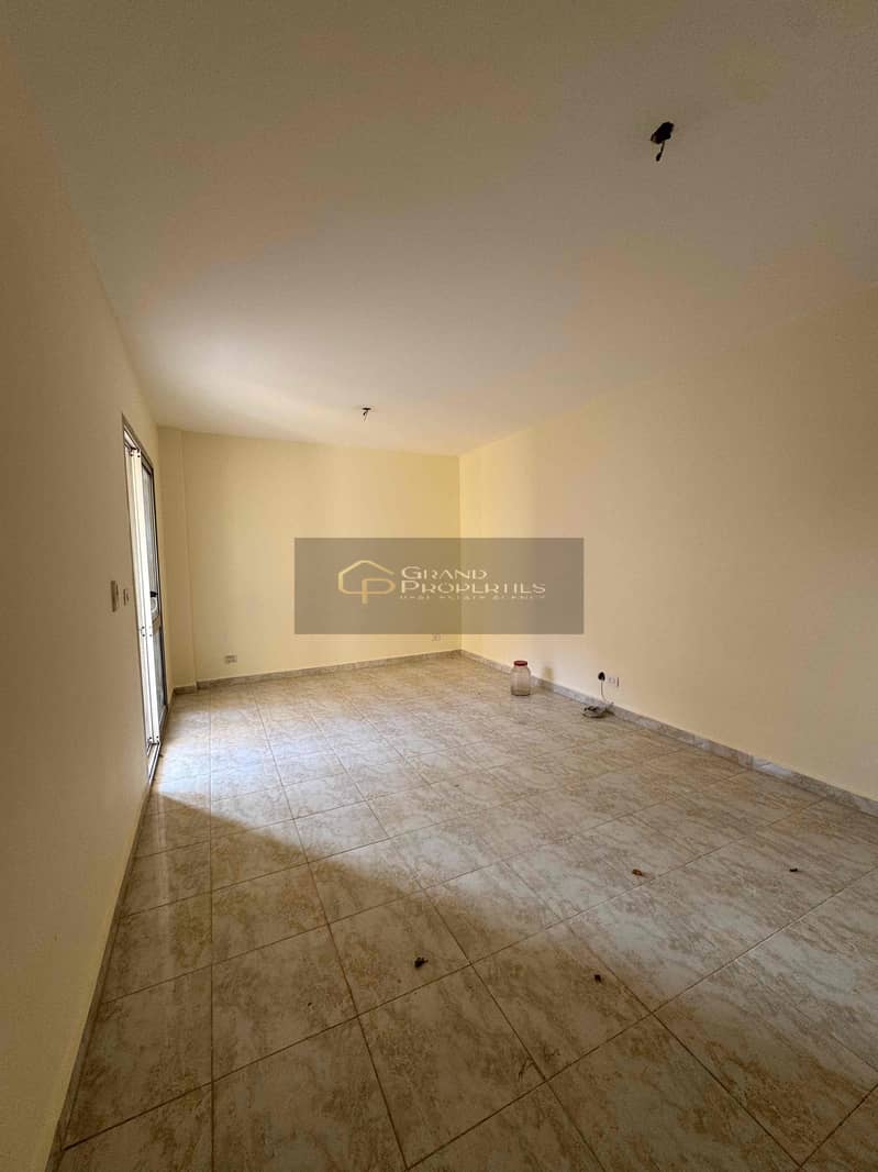 8 e7f668d1-2042-4a33-bbfe-e62f533c17f0. jpg