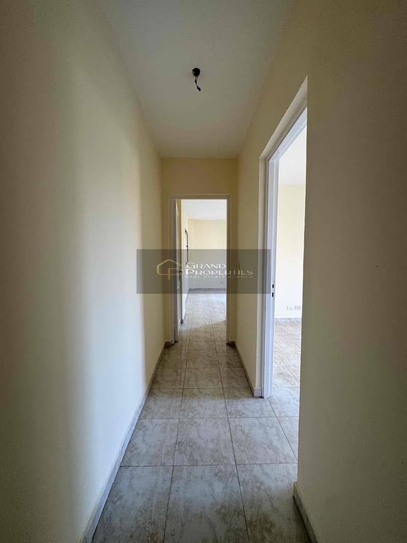 9 35b0bcb0-c960-4d14-945c-2e94f3caeee8. jpg